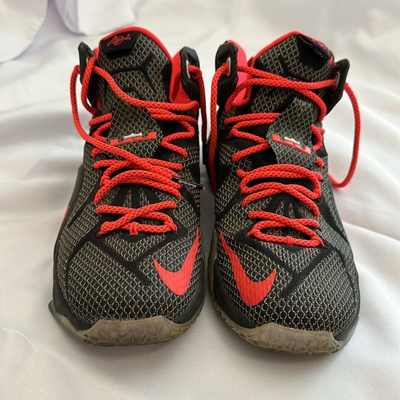 Nike high top sneakers - Picture 2 of 4